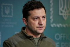 Le président de l’Ukraine se transforme en chef de la résistance