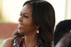 Michelle Obama invite les jeunes filles à rester à l'école