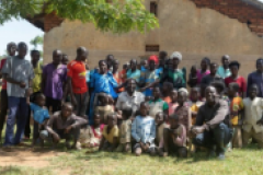Il a 12 femmes, 102 enfants et 578 petits-enfants