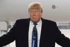 Donald Trump est devenu le seul candidat en selle 